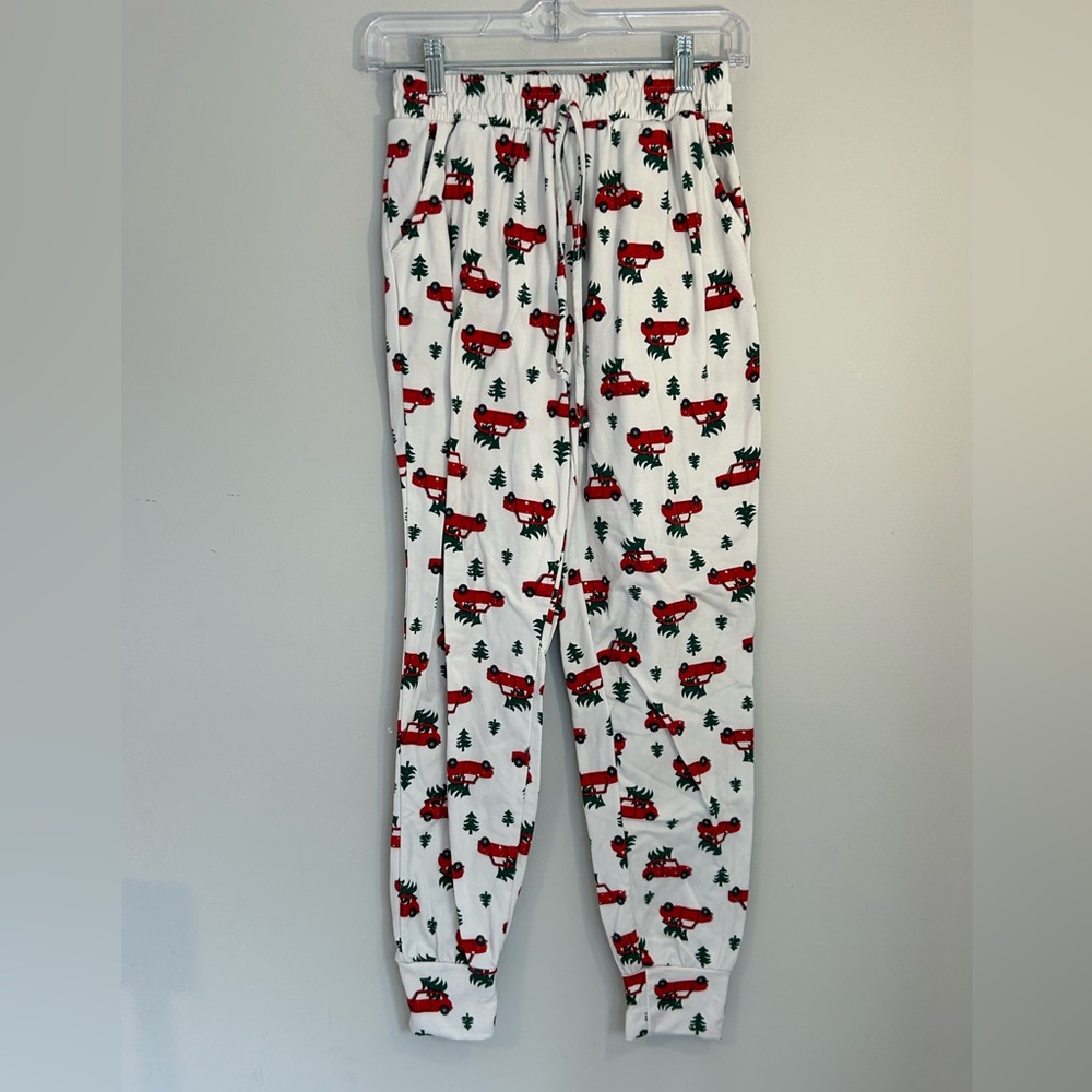 NWOT ShoSho Holiday Jogger Pants Red Car & Christmas Tree Print – Size L